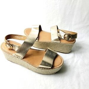 STEVE MADDEN gold wedge sandals